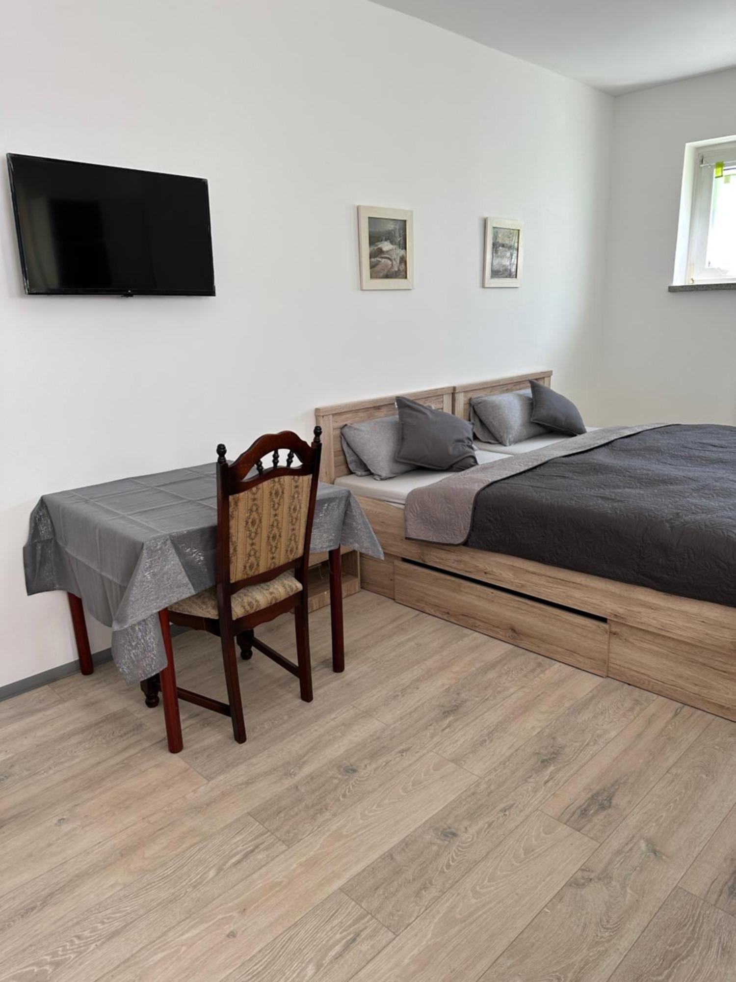 Ein Zimmer Wohnung Am Markt Oelsnitz  Экстерьер фото